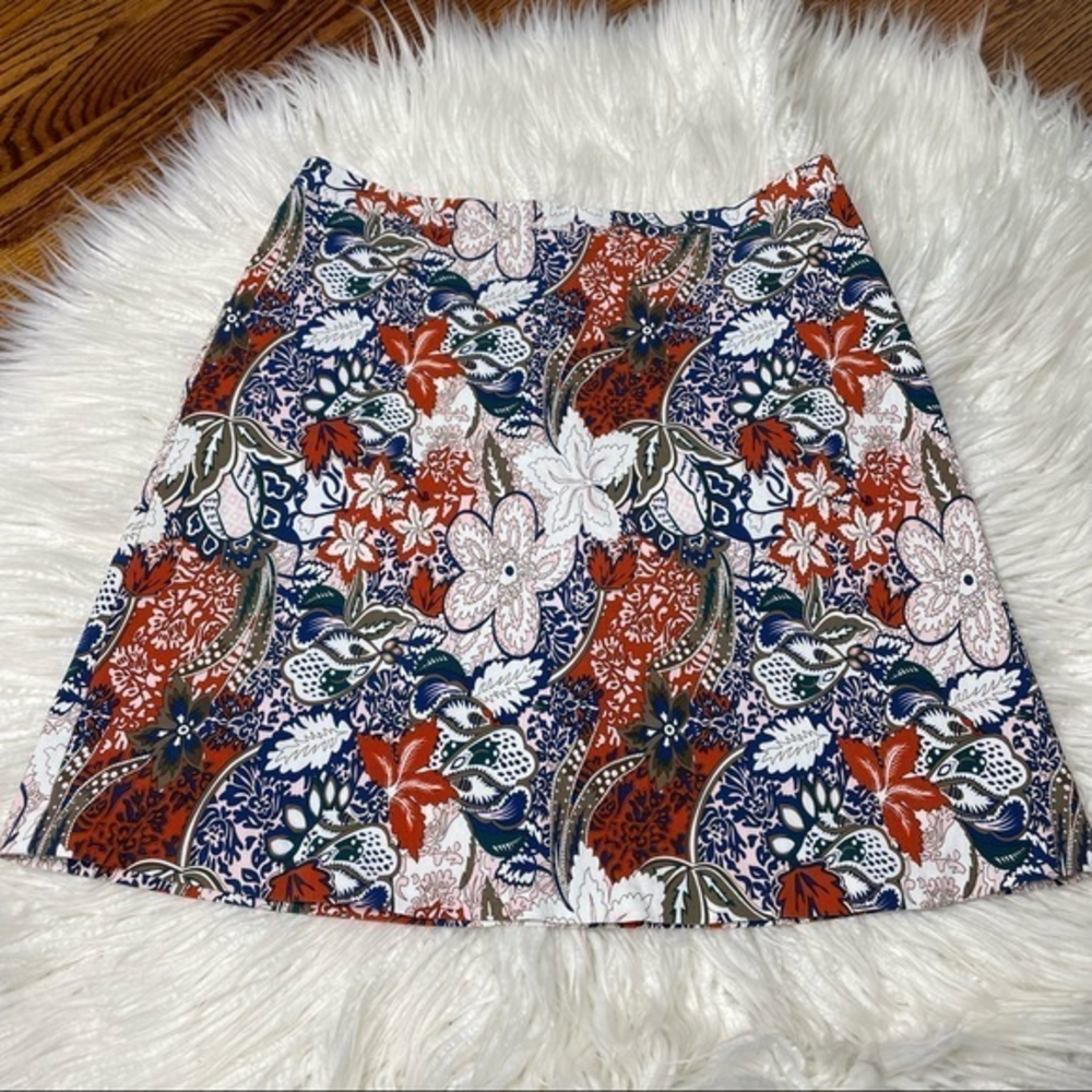 Margaret M stretch floral‎ pull on skirt size M
